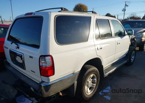 2002 Toyota 4Runner Sr5 V6 z USA, uszkodzony, nr VIN JT3GN86R520254833